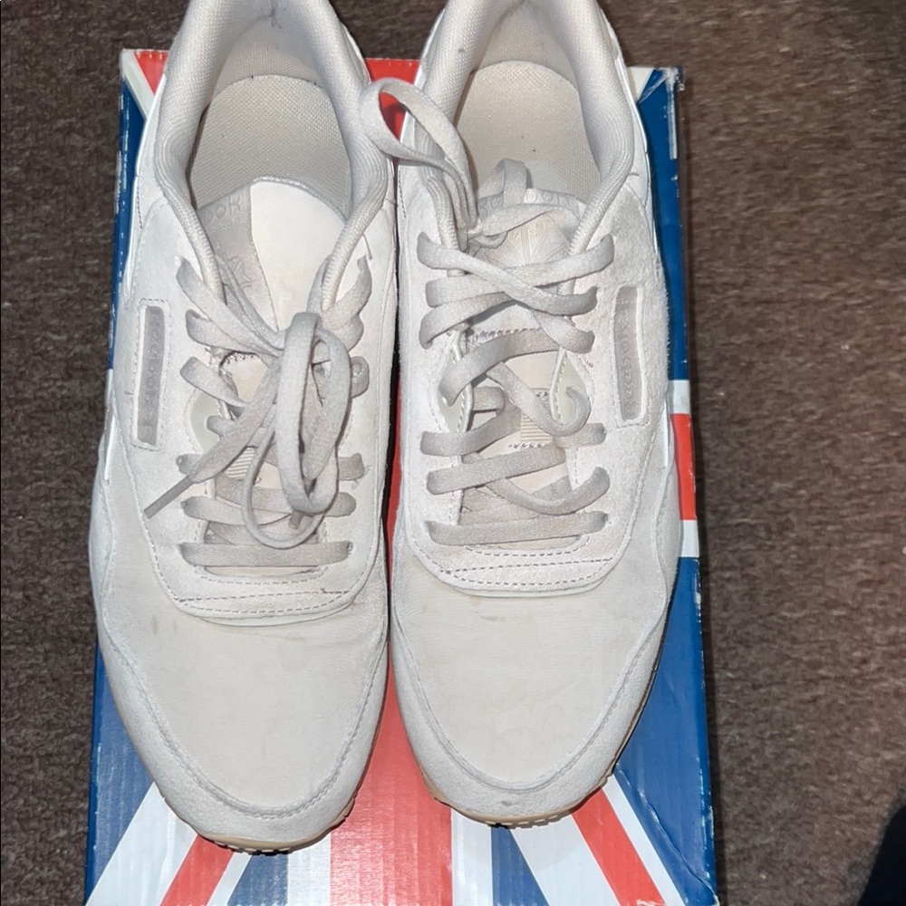 Women Reebok Vintage shoes